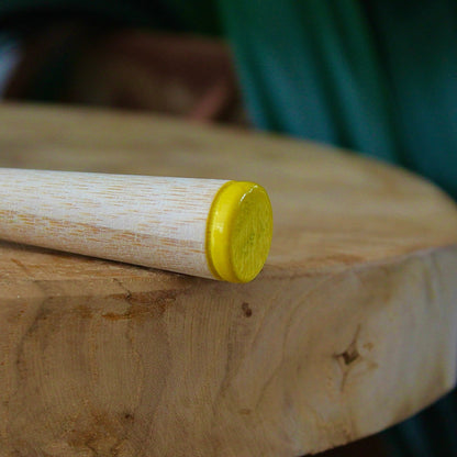 Brosse à dents | BAMBOU | Jaune, vert, rouge ou bleu | Tient debout grâce à son soclebrosse à dentsUneViePlusSaine