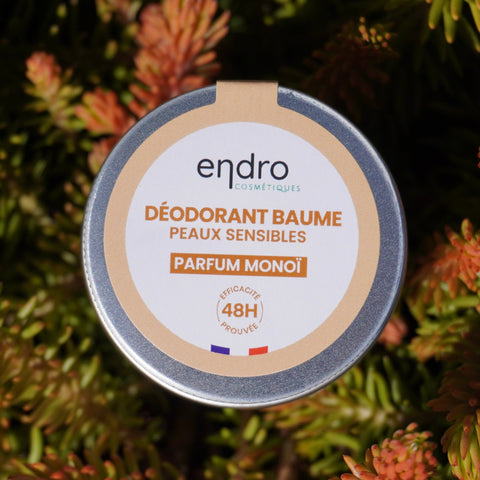 Un déodorant en baume au monoï pour les peaux sensibles, efficacité 48h